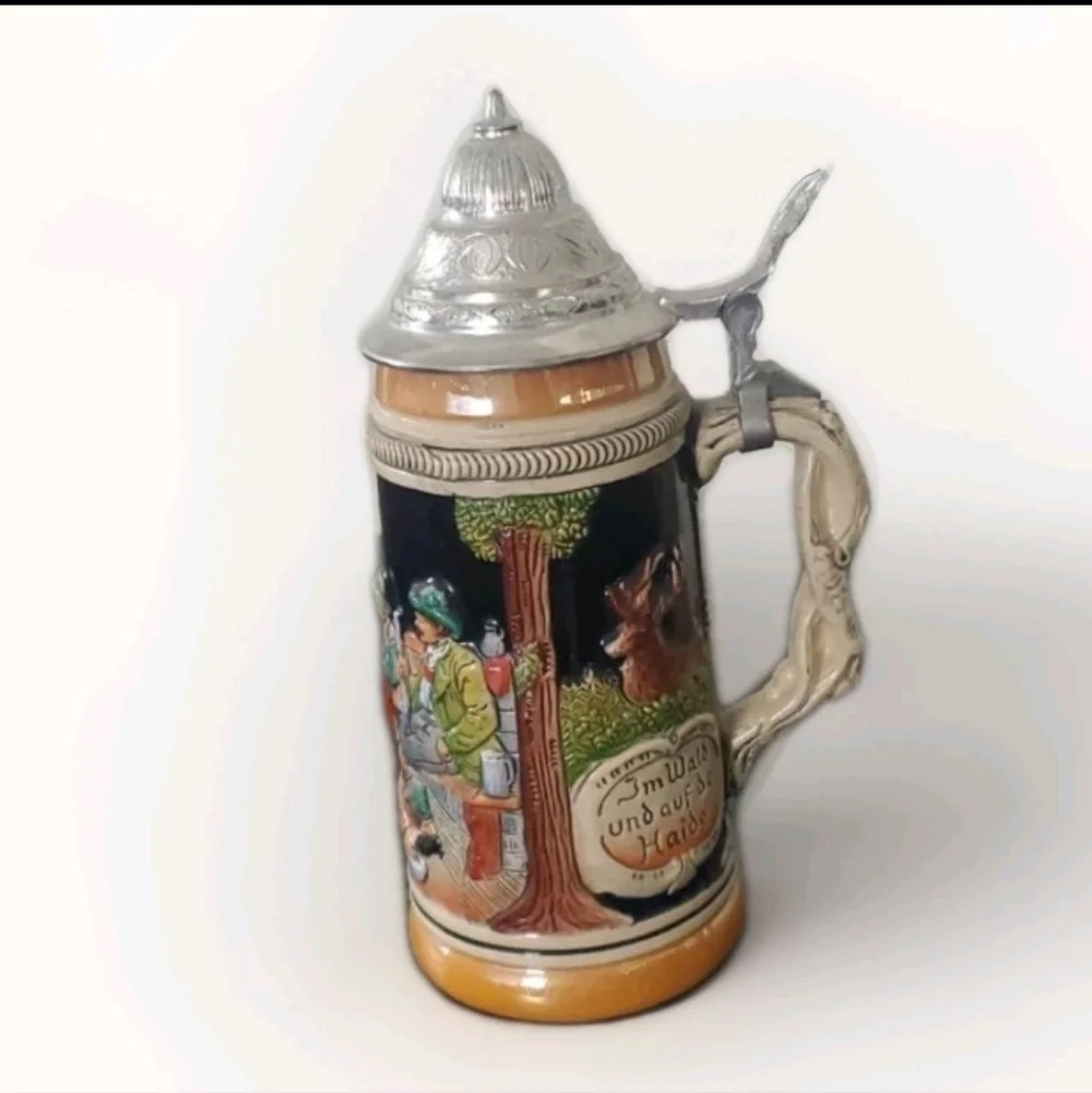 Original Thewalt German Beer Stein/Tankard With Pewter Lid Metalic Tan Trim